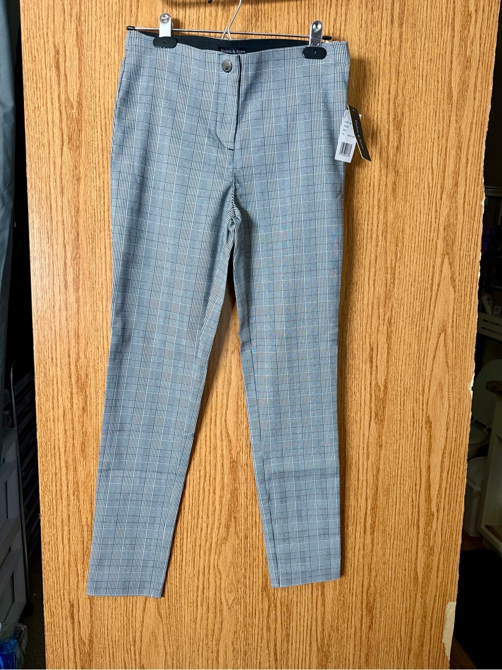Plaid Cropped Ankle Pants in Gray by